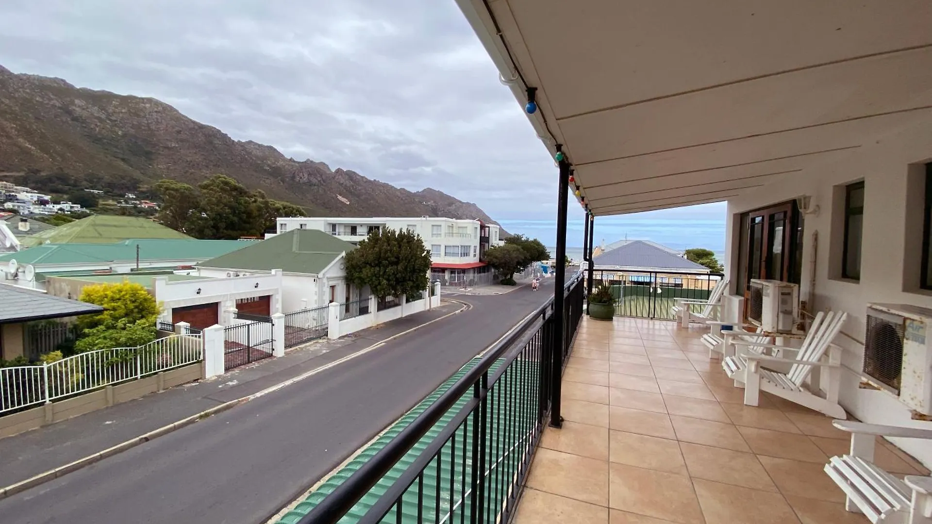 Le Bay Lodge Gordons Bay