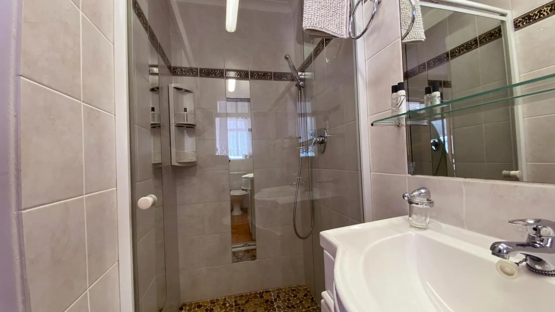 Le Bay Lodge Gordons Bay